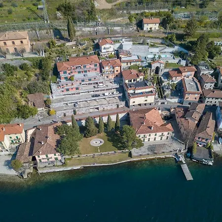 Fiumelatte Sleeps 4 Air Con Wifi T802386 Appartamento